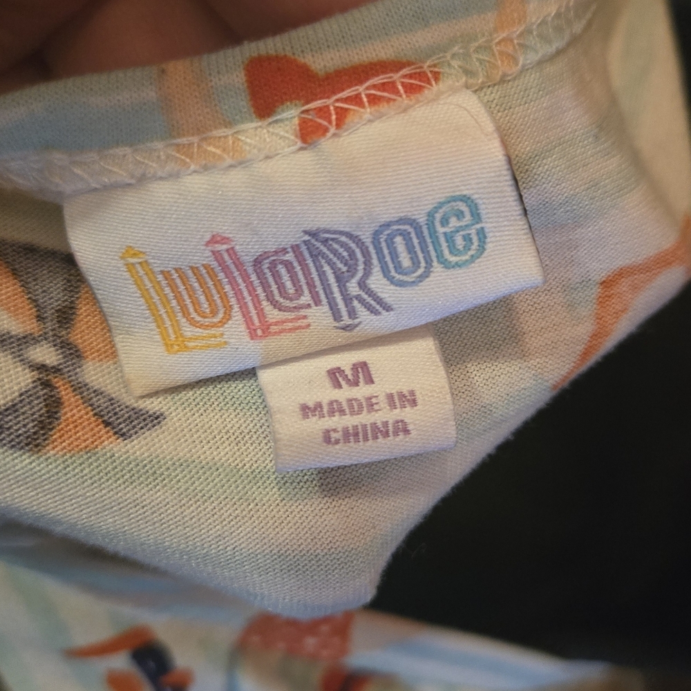 LuLaRoe Adorable Swim Theme Cute T-Shirt SzM NWT - Picture 8 of 8